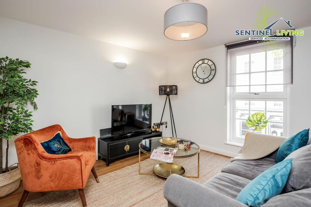 Windsor Sentinel: 2-Bedroom Serviced Apartment with Free Wi-Fi Exterior photo