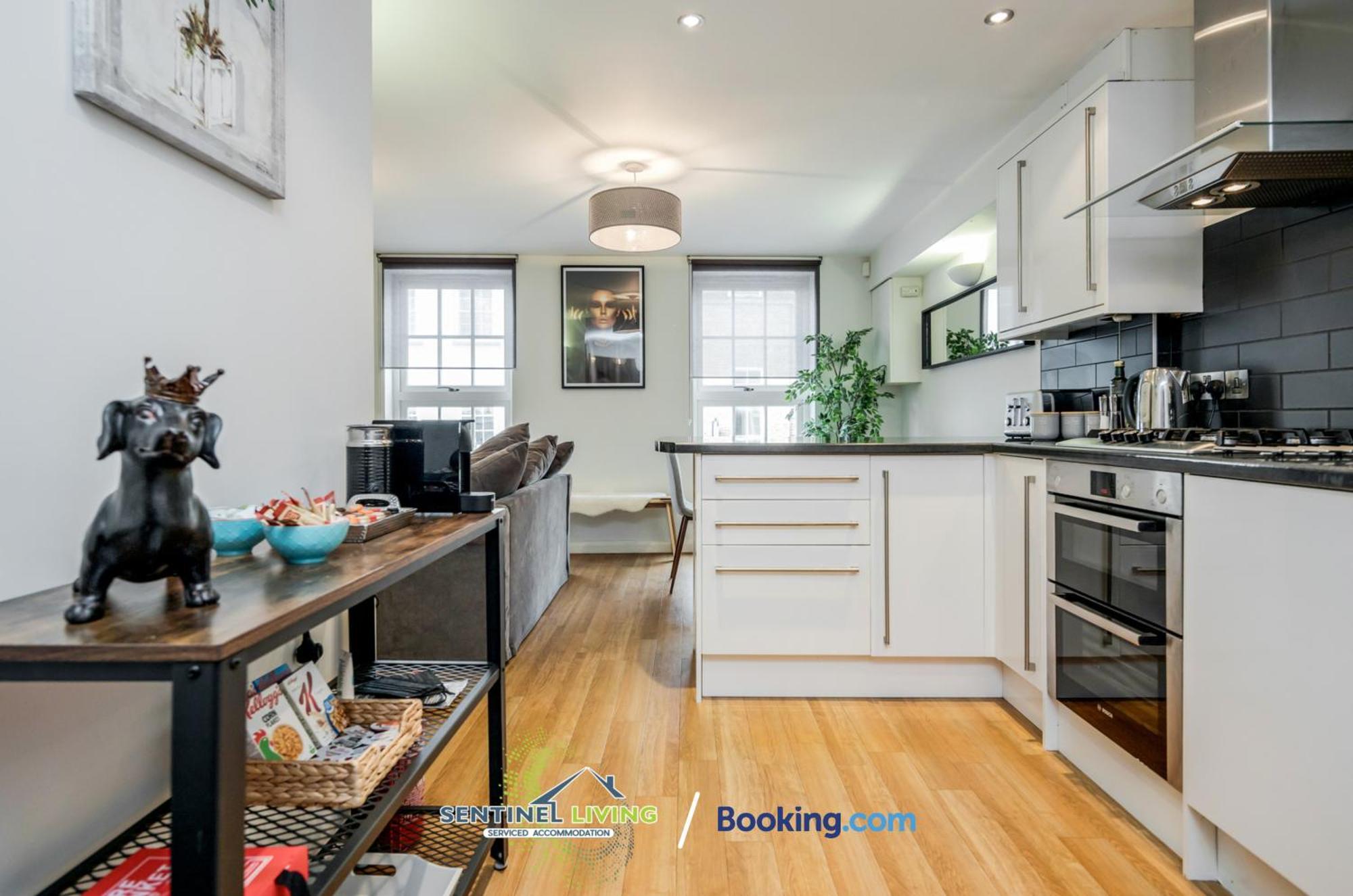 Windsor Sentinel: 2-Bedroom Serviced Apartment with Free Wi-Fi Exterior photo