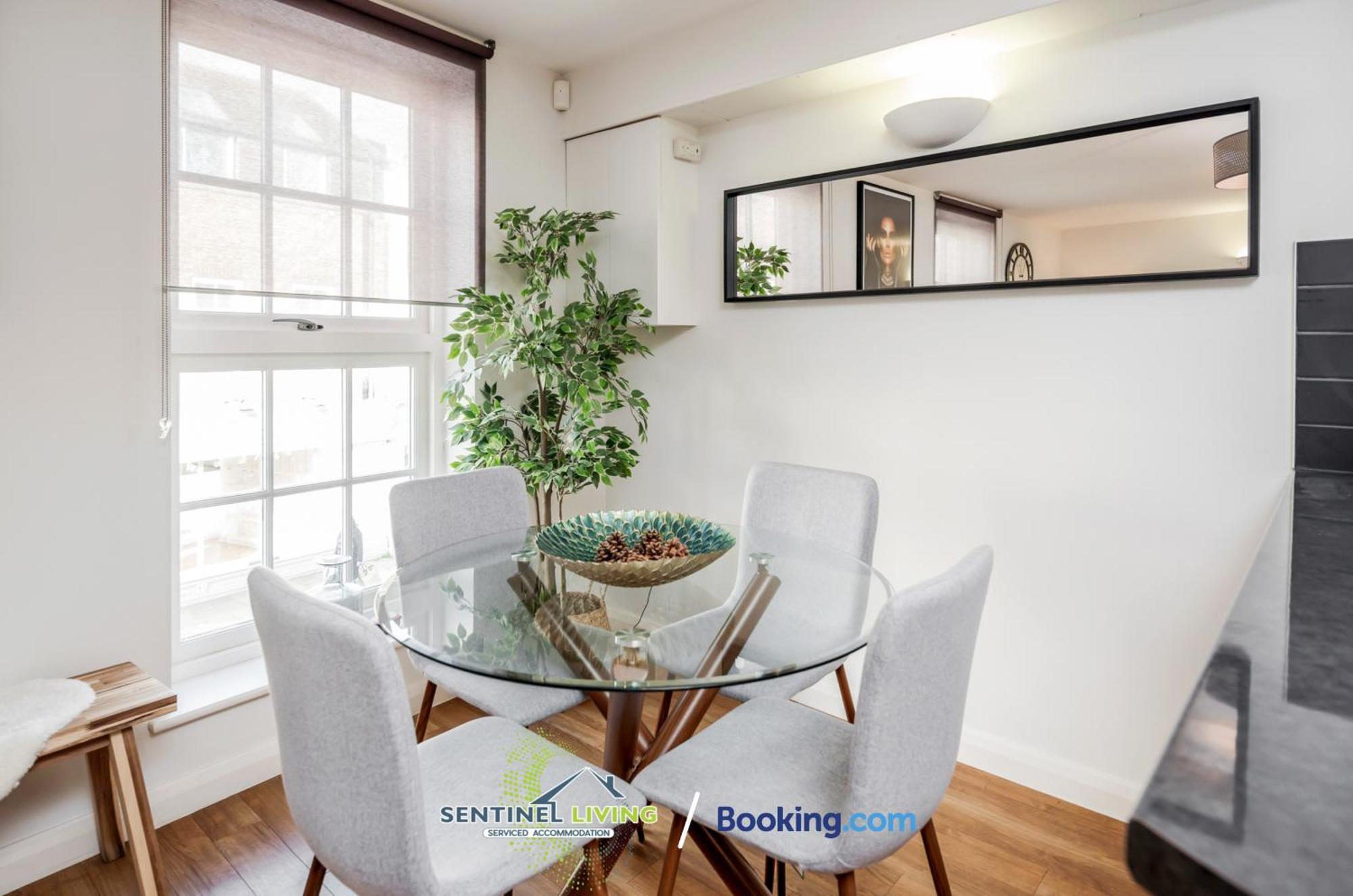 Windsor Sentinel: 2-Bedroom Serviced Apartment with Free Wi-Fi Exterior photo