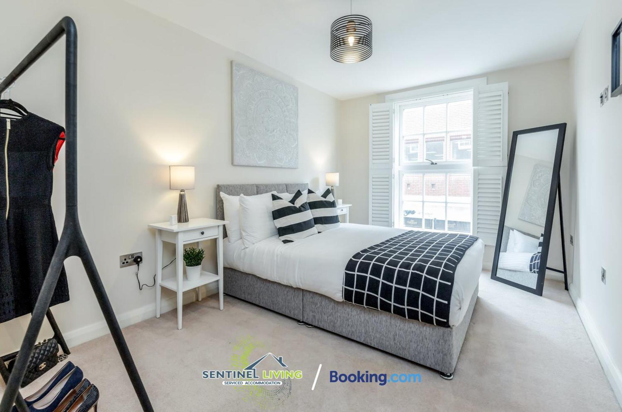 Windsor Sentinel: 2-Bedroom Serviced Apartment with Free Wi-Fi Exterior photo