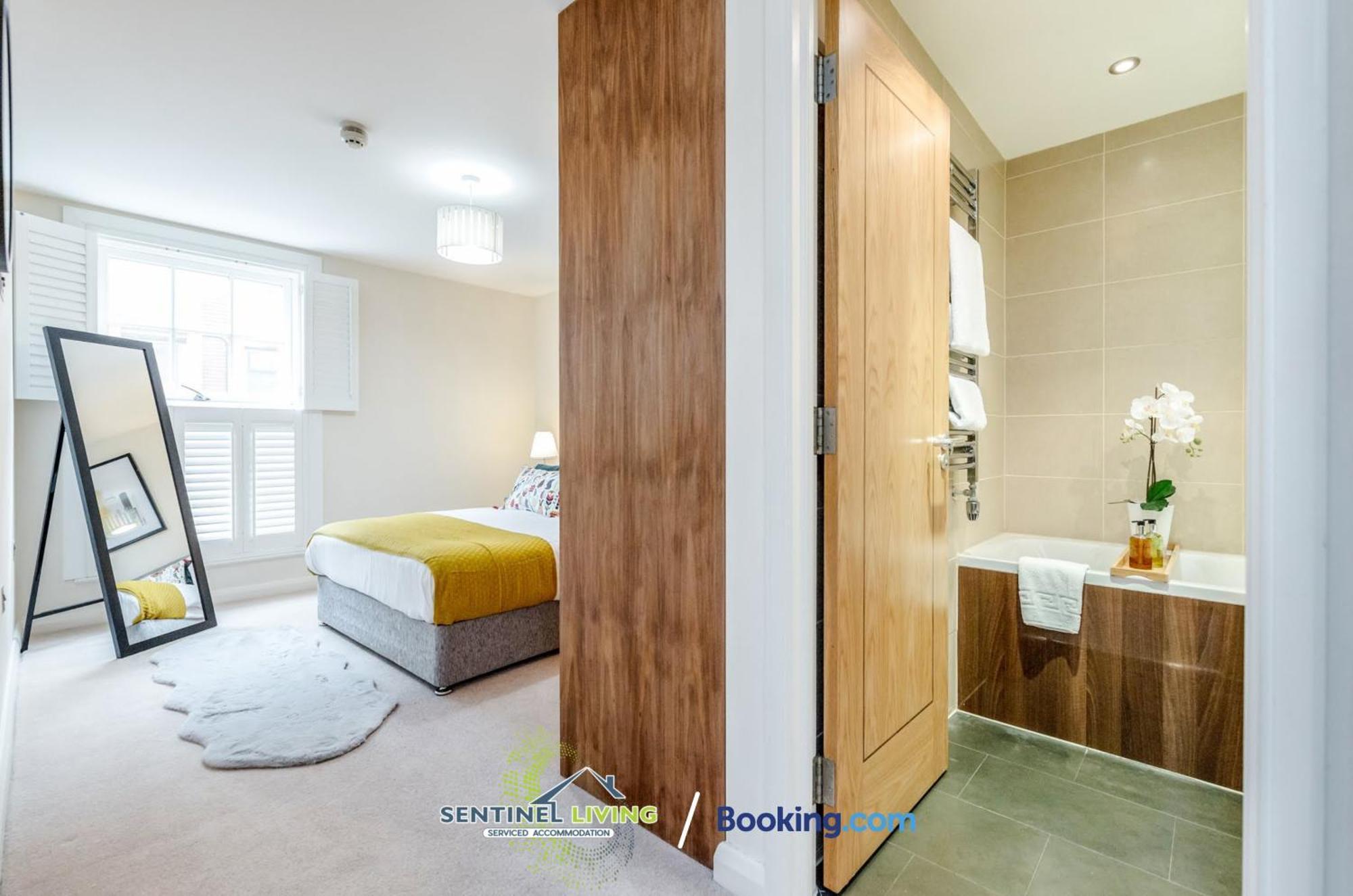 Windsor Sentinel: 2-Bedroom Serviced Apartment with Free Wi-Fi Exterior photo