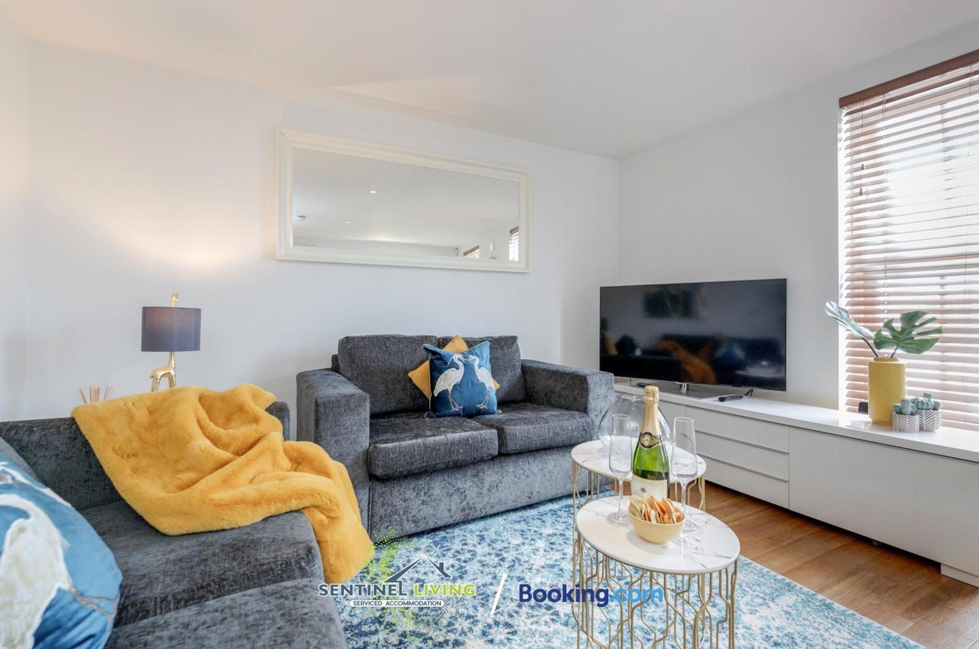 Windsor Sentinel: 2-Bedroom Serviced Apartment with Free Wi-Fi Exterior photo