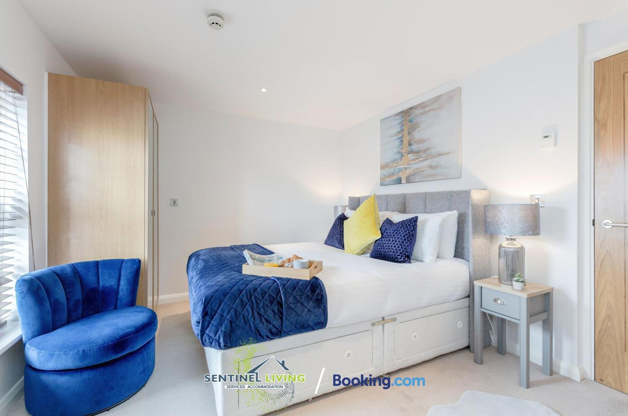 Windsor Sentinel: 2-Bedroom Serviced Apartment with Free Wi-Fi Exterior photo